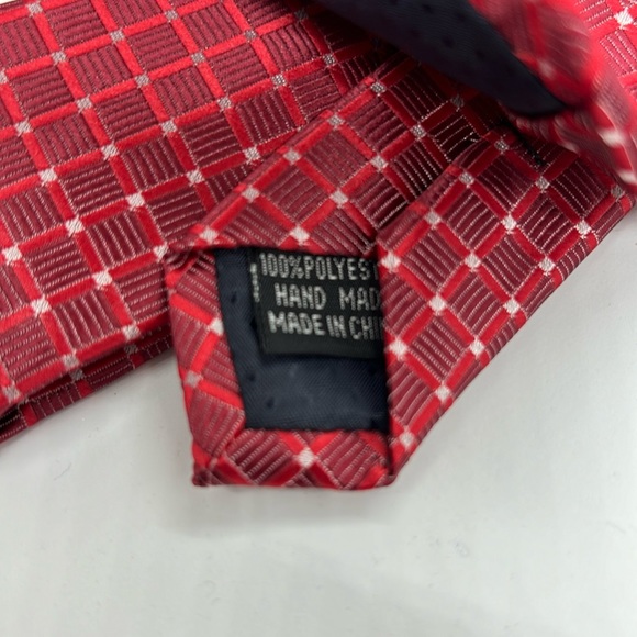 Men’s Tie Set, 3 pieces. Red, with Silver Geometric Design. - Picture 2 of 2